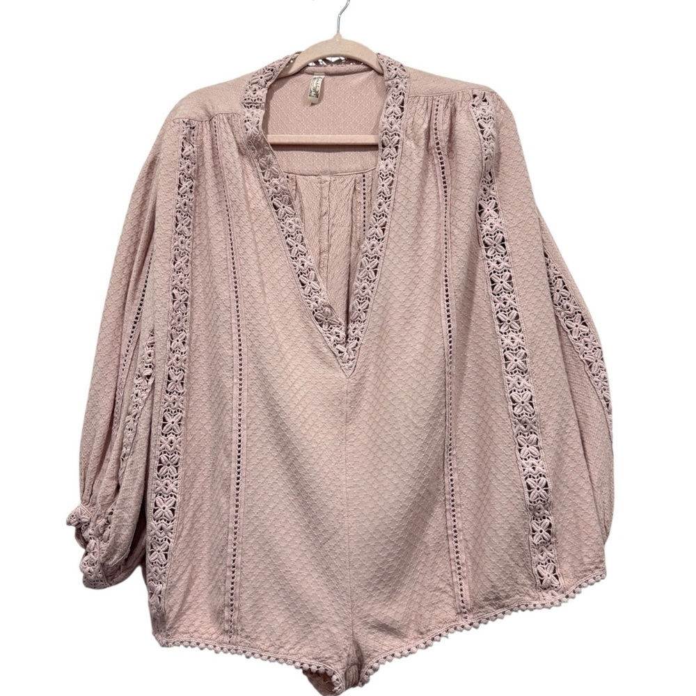 Free People Mean it Romper oversized crochet deep V-neck dusty rose size XS - Picture 2 of 14